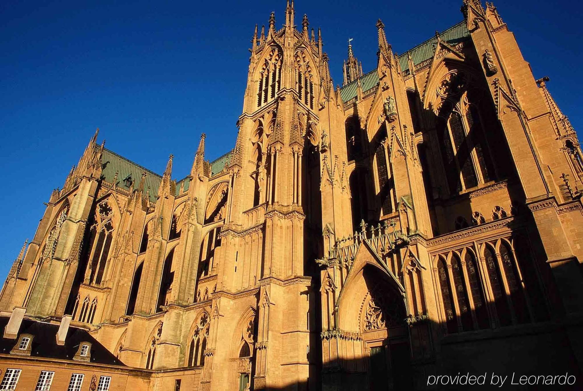 โรงแรมเมอร์เคียว รูอ็อง วาล-เดอ-เรย Val-de-Reuil ภายนอก รูปภาพ